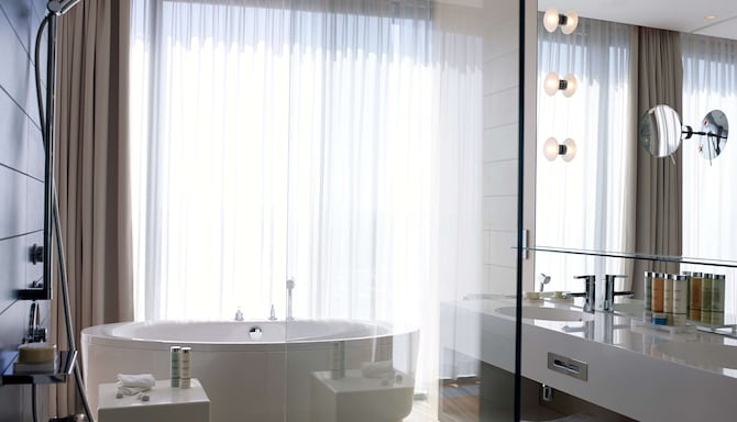 Radisson Blu Resort & Spa, Split - Penthouse Suite - Bathroom