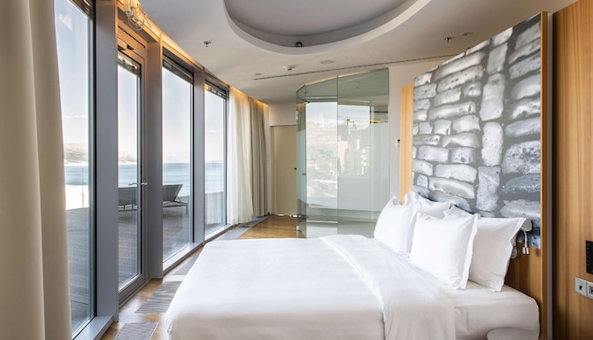 Radisson Blu Resort & Spa, Split - Penthouse Suite - Master Bedroom