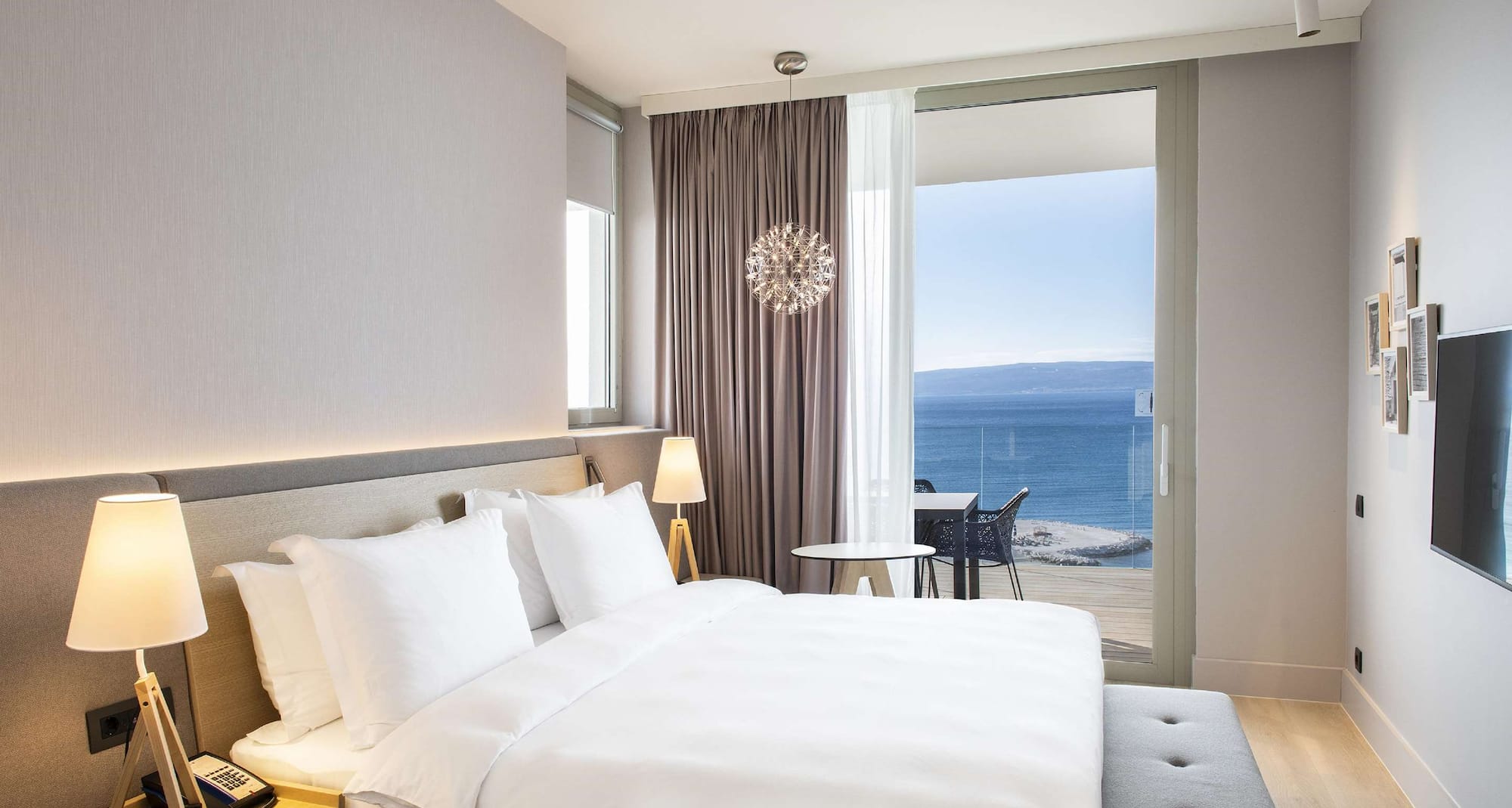 Radisson Blu Resort and Spa, Split - Premium Suite - Bedroom Front Sea View