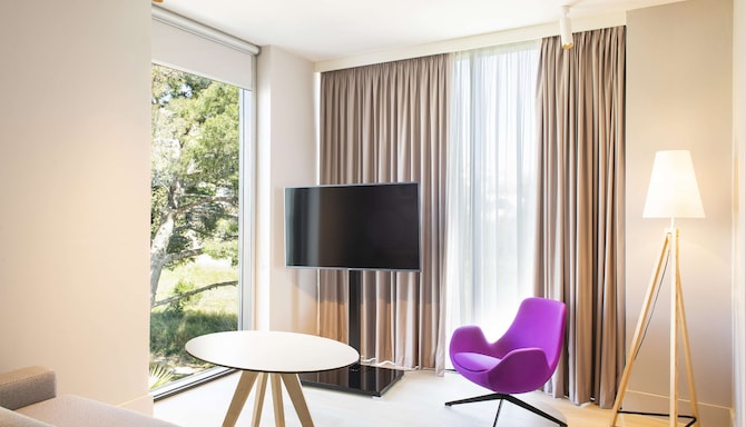Radisson Blu Resort & Spa, Split - Premium Junior Suite - Living Room