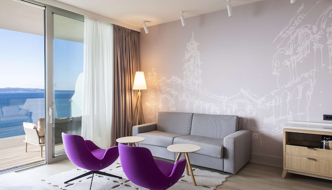 Radisson Blu Resort & Spa, Split - Premium Suite - Living Room