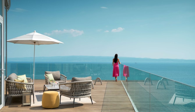 Radisson Blu Resort and Spa, Split - Penthouse Suite Guest on Terrace