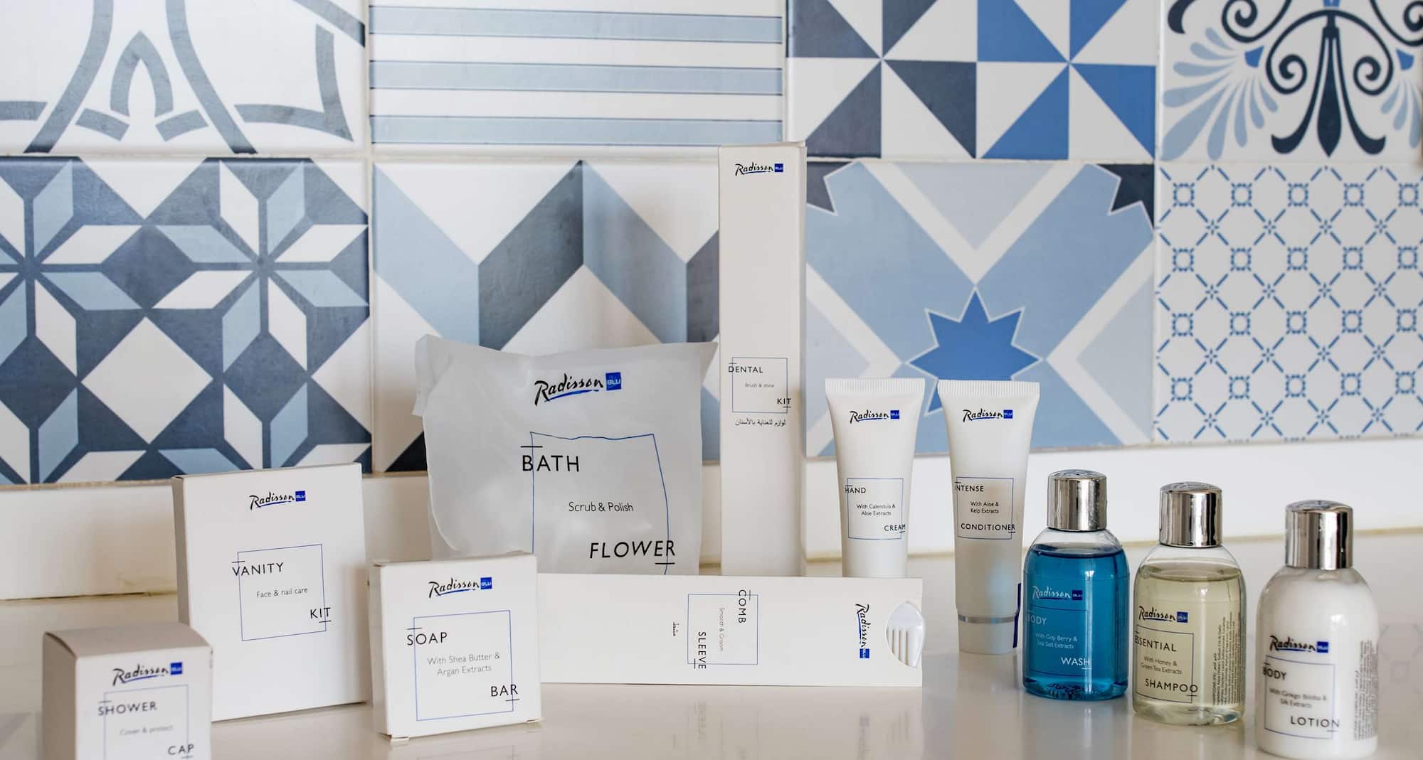 منتجع راديسون بلو، تغازوت باي سيرف فيليدج - وسائل راحة في الحمام‬ - جناح