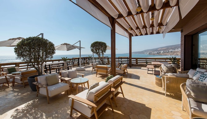 Radisson Blu Resort, Taghazout Bay Surf Village - Restaurant terrace