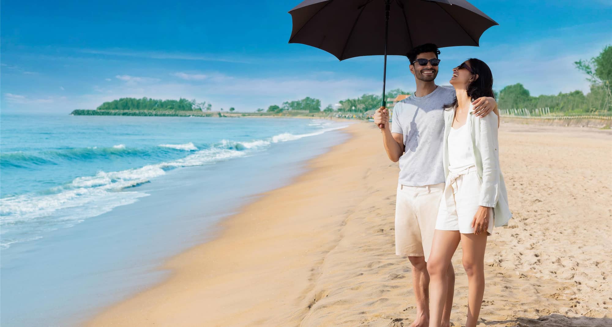Radisson Blu Resort Temple Bay Mamallapuram - Couple on Beach