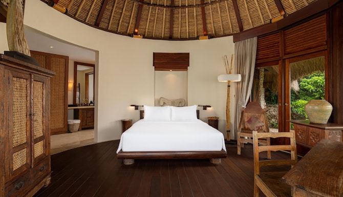 Radisson Blu Resort & Villas, Bali Uluwatu - Two Bedroom Cliff Villa with Pool