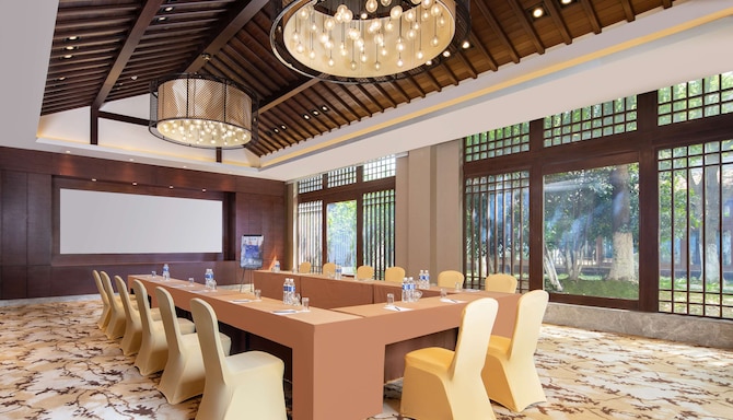 Three Waters Room (left lounge)