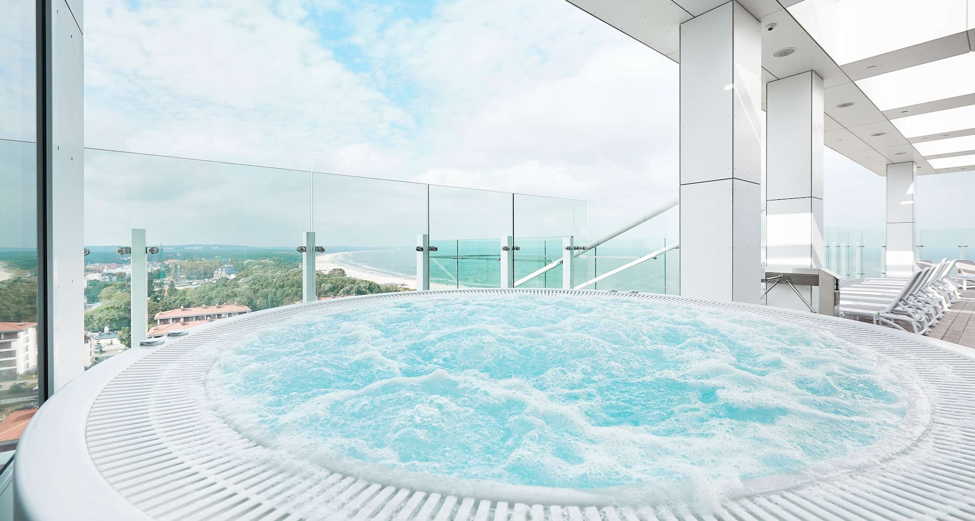 Radisson Blu Resort, Swinoujscie - Sky Pool - hot tub