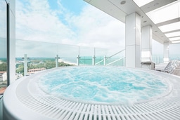 Radisson Blu Resort, Swinoujscie - Sky Pool - hot tub