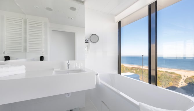 Radisson Blu Resort, Świnoujście - Blu Sky Suite - Sea View Bath