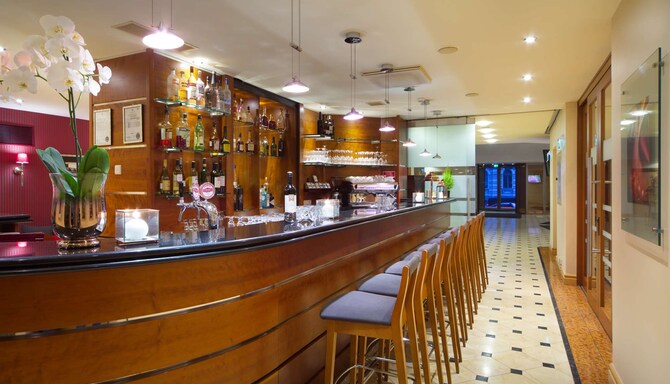 Radisson Blu Ridzene Hotel, Riga - бар в фойе