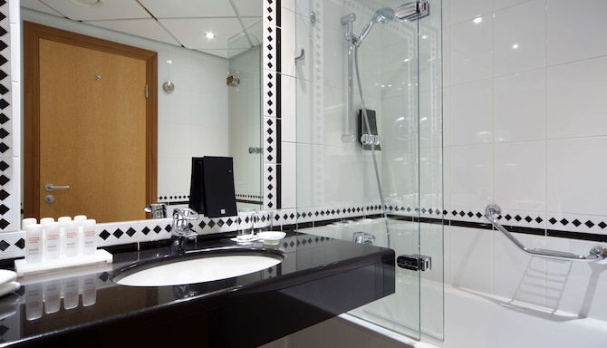 Radisson Blu Ridzene Hotel, Riga - Bathroom