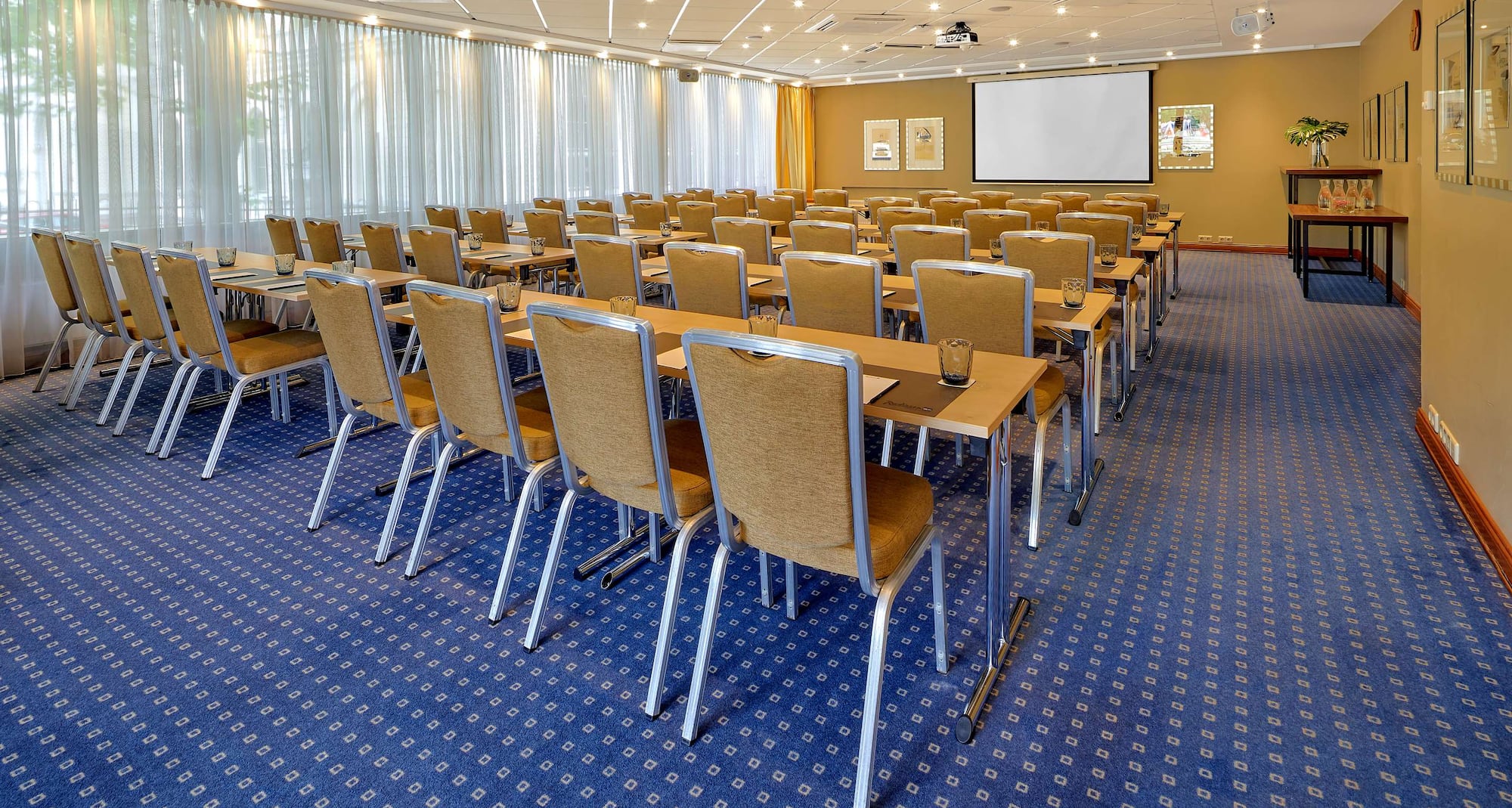 Radisson Blu Ridzene Hotel, Riga — Kronvalds