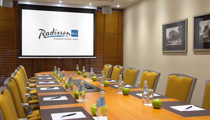 Radisson Blu Ridzene Hotel, Riga — зал Vermanis