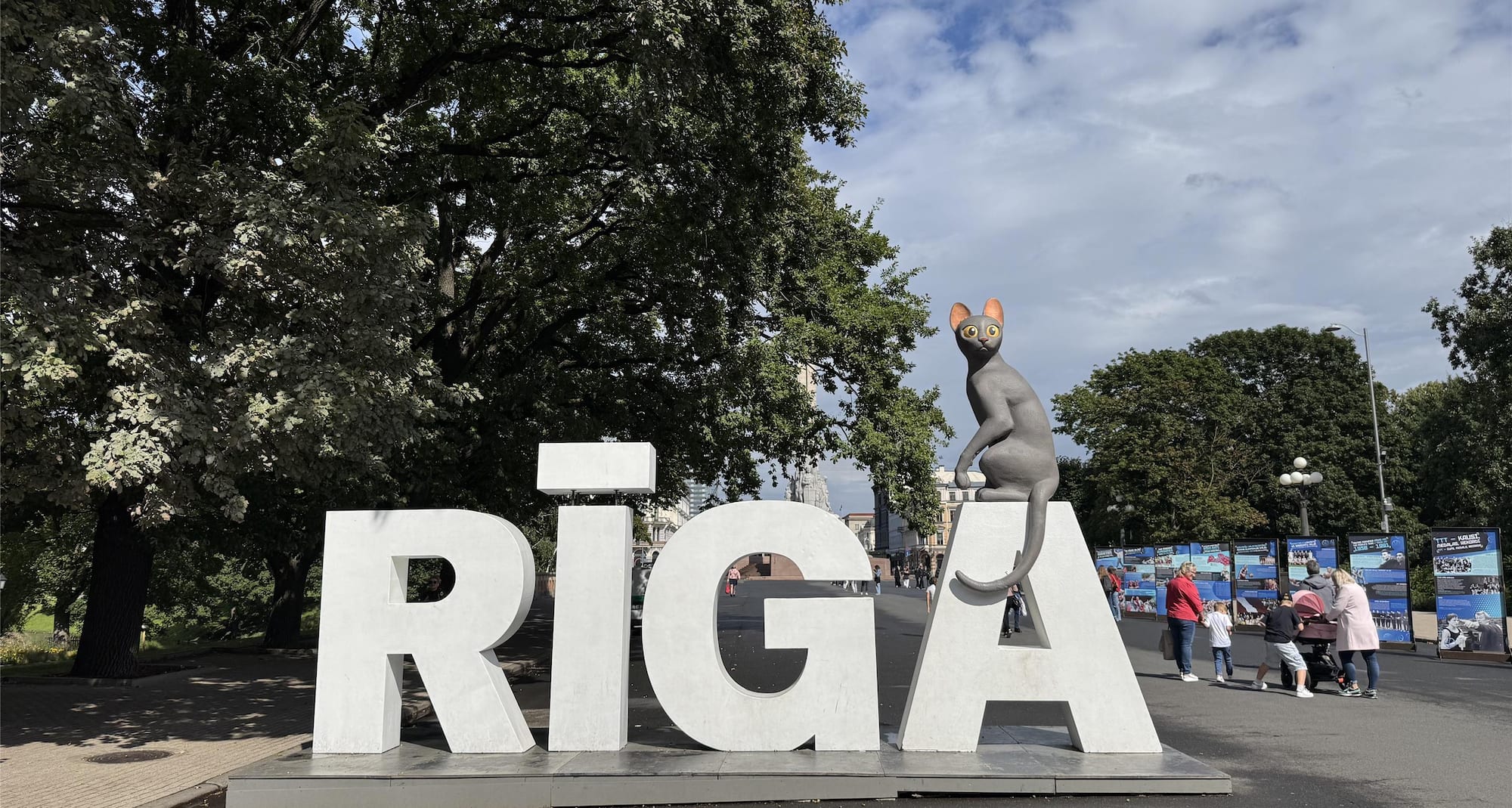 Radisson Blu Ridzene Hotel, Riga - Riga Flow statue Freedom Monument