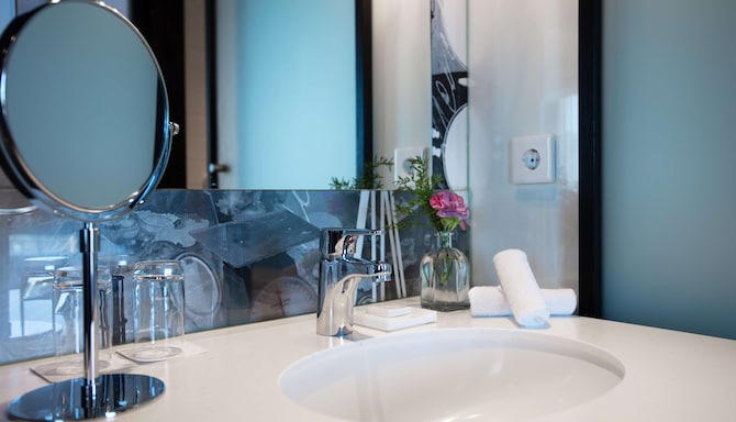 Radisson Blu Riverside Hotel, Gothenburg - Premium & Family Room bathroom