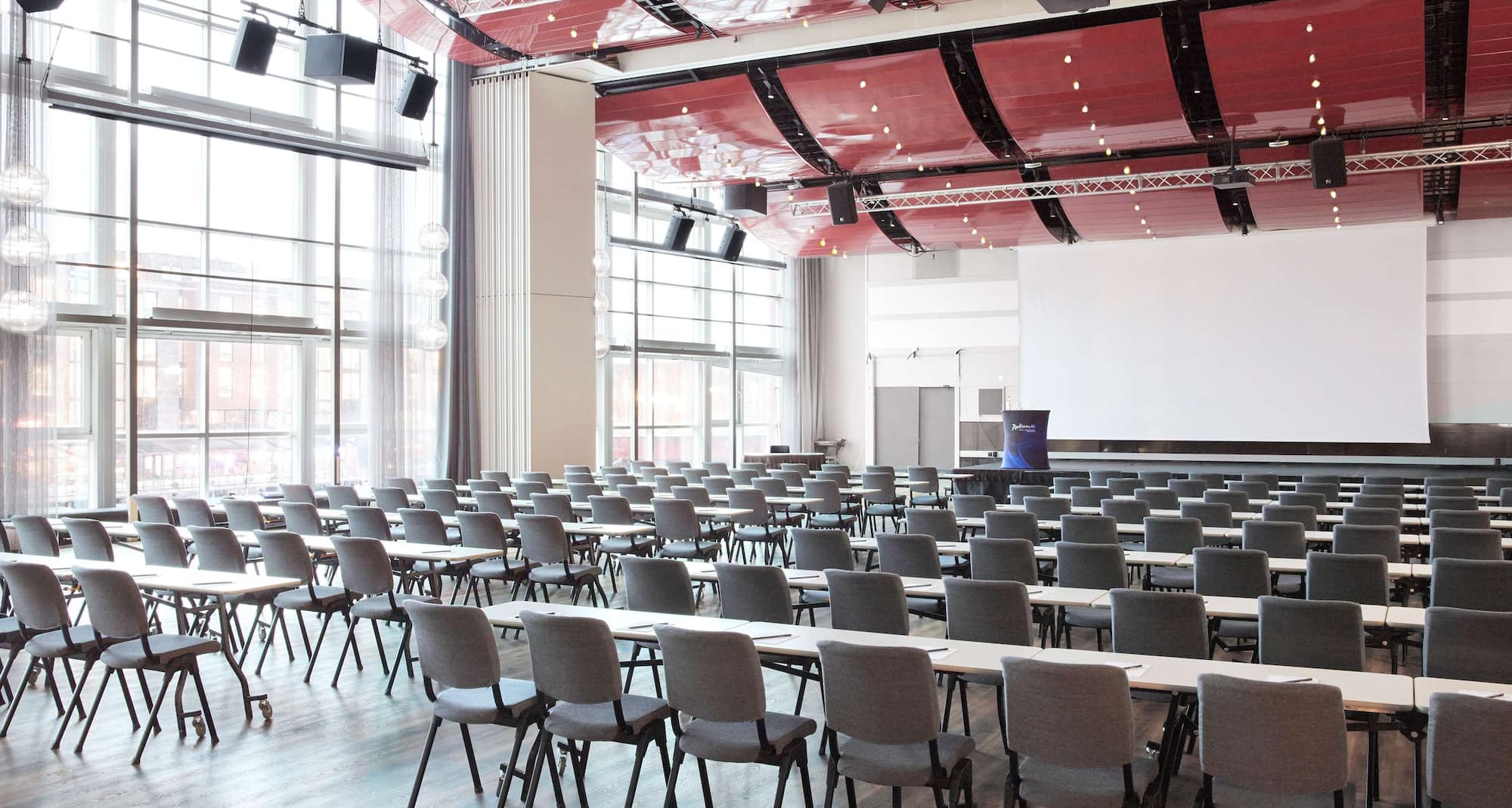 Radisson Blu Royal Garden Hotel i Trondheim – klasseromsoppsett i møterommet til Olav Tryggvason 1+2+3
