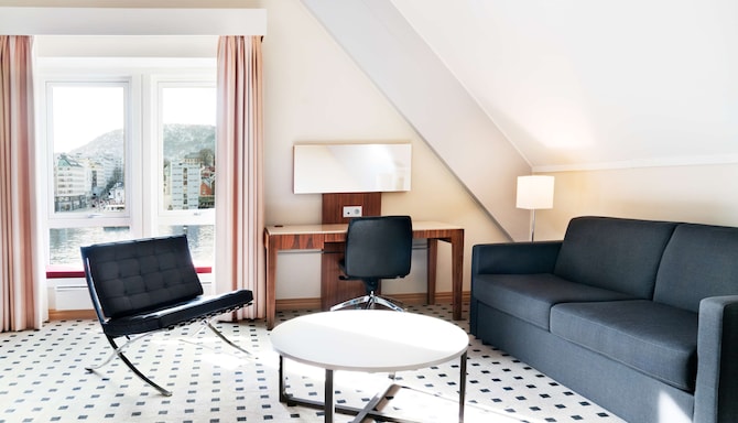 Radisson Blu Royal Hotel, Bergen - Suite sitting area