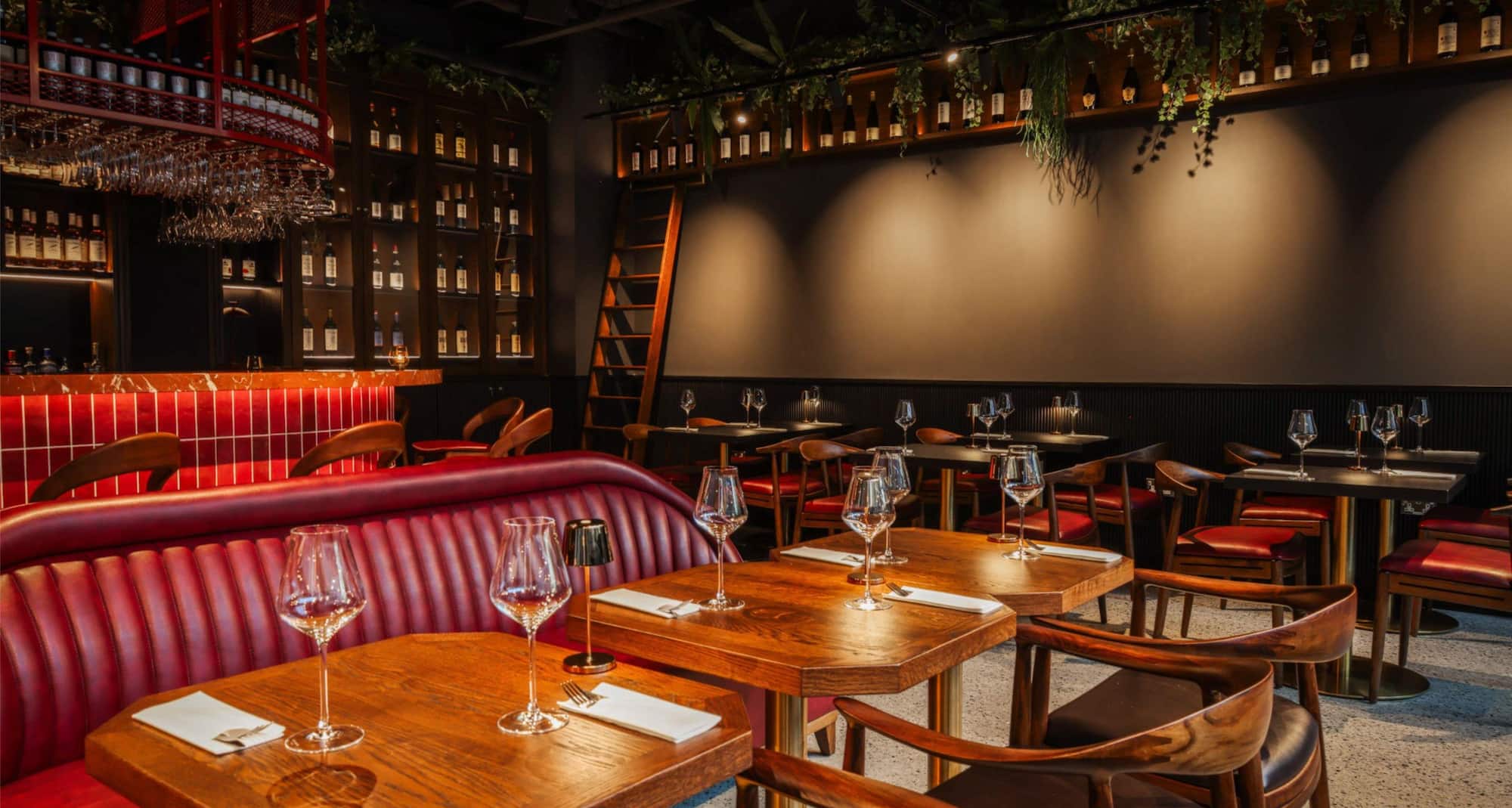 Radisson Blu Royal Hotel, Dublin - Old Town Wine Bar - Le Pole Square