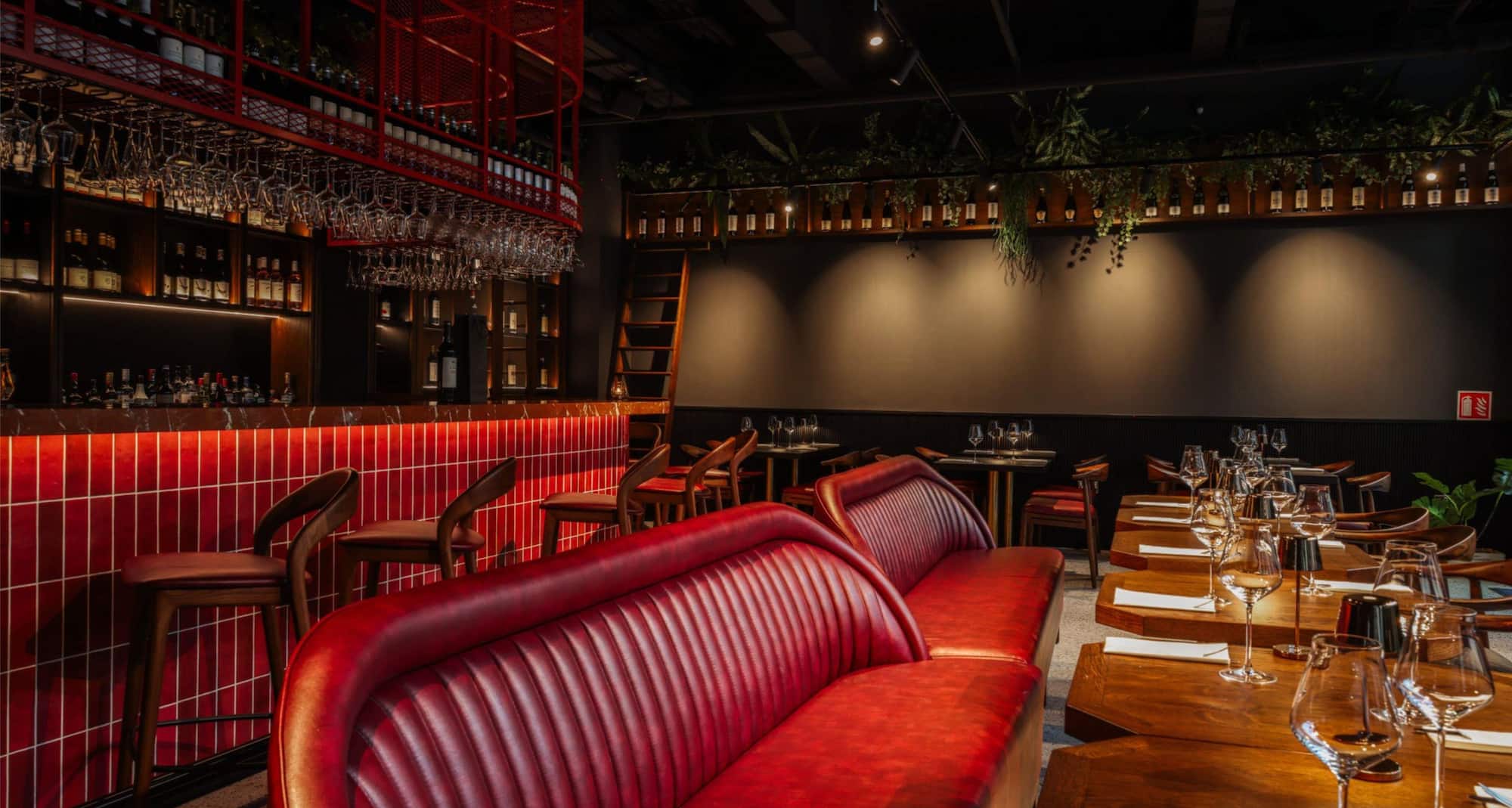 Radisson Blu Royal Hotel, Dublin - Old Town Wine Bar - Le Pole Square