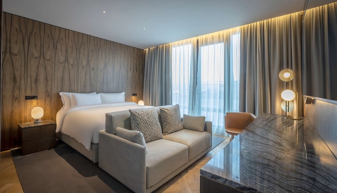 Radisson Blu Royal Hotel, Dublin - The Castle Suite