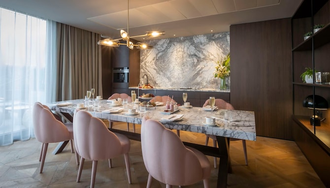 Radisson Blu Royal Hotel, Dublin - The Castle Suite