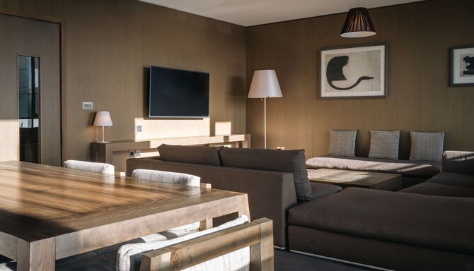 Radisson Blu Royal Hotel, Dublin - One Bedroom Suite with Balcony