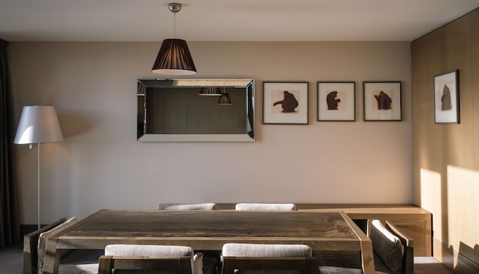 Radisson Blu Royal Hotel, Dublin - One Bedroom Suite with Balcony