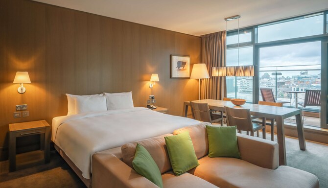 Radisson Blu Royal Hotel, Dublin - Junior Suite with Balcony