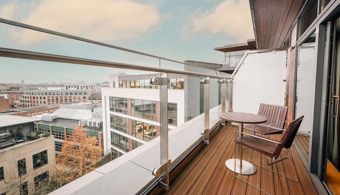 Radisson Blu Royal Hotel, Dublin - Junior Suite with Balcony