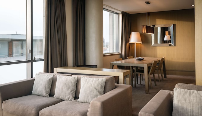 Radisson Blu Royal Hotel, Dublin - One Bedroom Suite