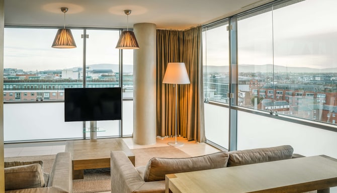 Radisson Blu Royal Hotel, Dublin - One Bedroom Suite