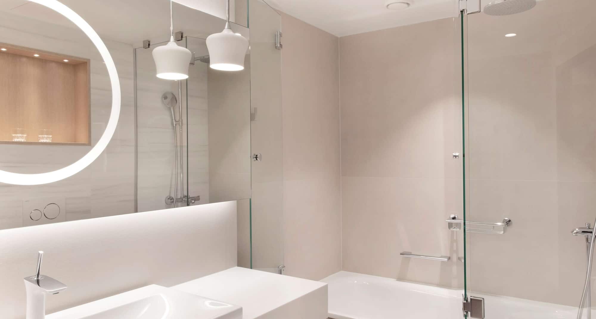 Radisson Blu Royal Hotel, Helsinki - Guest room bathroom