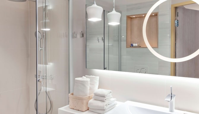 Radisson Blu Royal Hotel, Helsinki - Business Class Bathroom