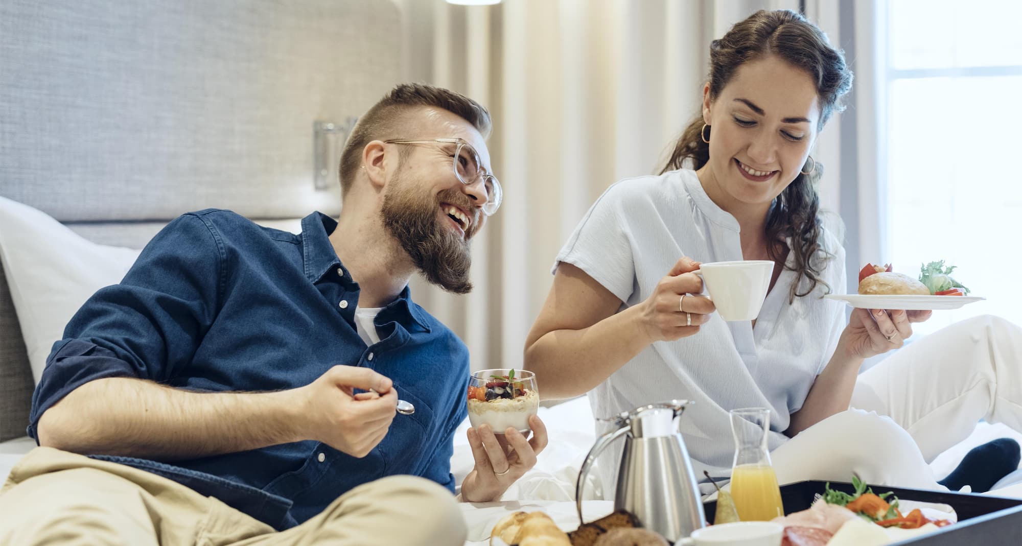 Radisson Blu Royal Hotel, Helsinki - Couple with in room breakfast
