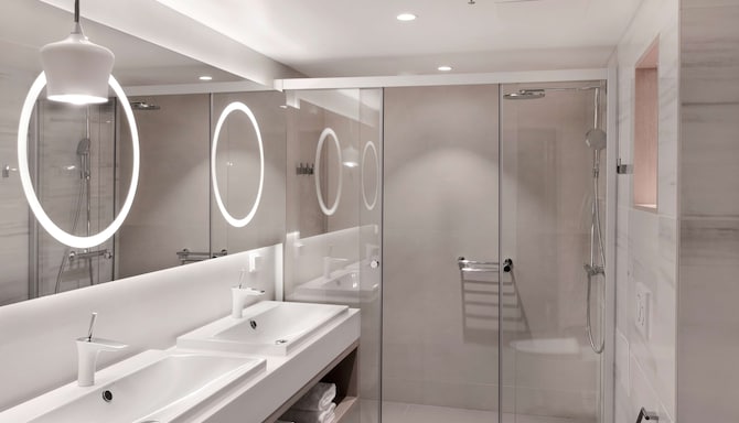 Radisson Blu Royal Hotel, Helsinki - Bathroom