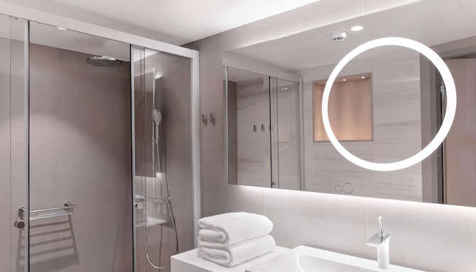 Radisson Blu Royal Hotel, Helsinki - Bathroom