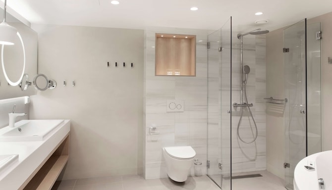 Radisson Blu Royal Hotel, Helsinki - Executive Suite bathroom