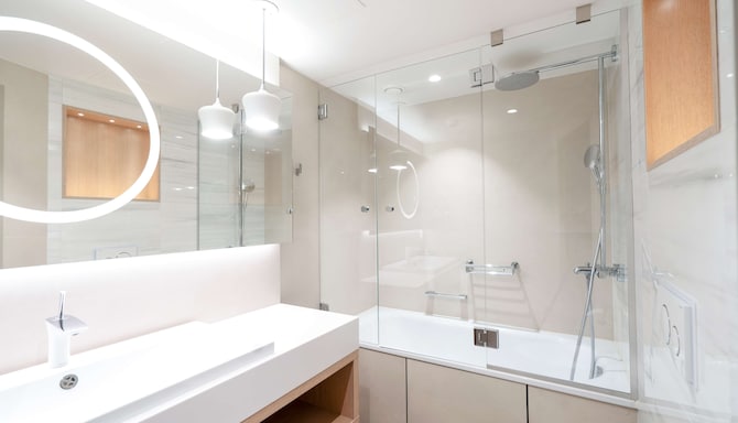 Radisson Blu Royal Hotel, Helsinki - Junior suite bathroom