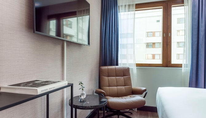 Radisson Blu Royal Viking Hotel, Stockholm, A Verified Net Zero Hotel - Cosy small room