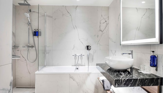 Radisson Blu Royal Viking Hotel, Stockholm, A Verified Net Zero Hotel - Bain de suite