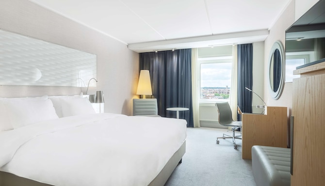 Radisson Blu Scandinavia Hotel, Aarhus - Superior Room Queen Bed - City View