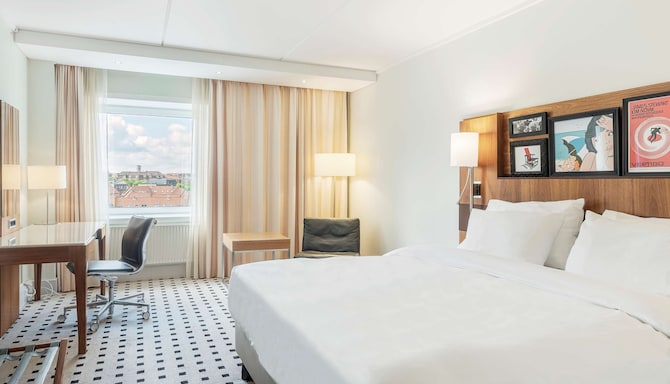 Radisson Blu Scandinavia Hotel, Aarhus - Standard Room - Queen Bed