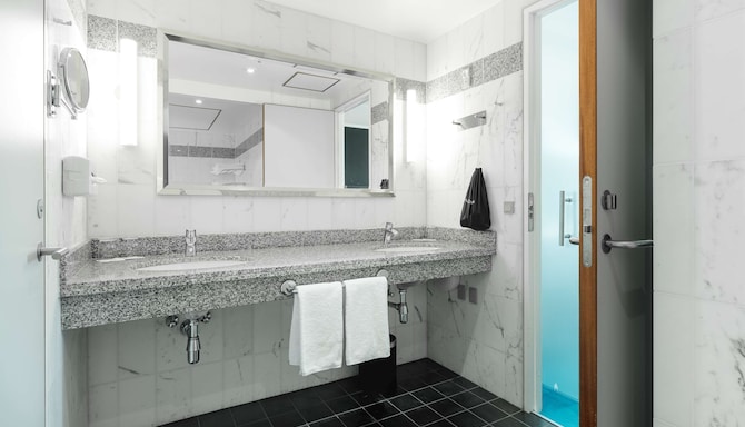 Radisson Blu Scandinavia Hotel, Aarhus - Presidential Suite bathroom