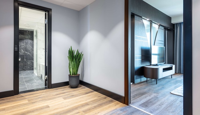 Radisson Blu Scandinavia Hotel, Copenhagen, A Verified Net Zero Hotel - Suite-One Bedroom-Panoramic Lake View