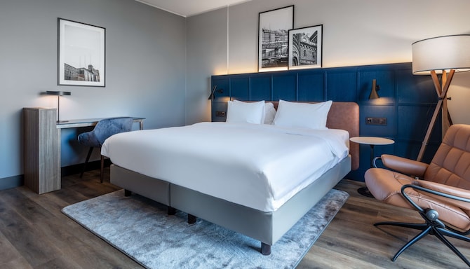 Radisson Blu Scandinavia Hotel, Copenhagen - Suite-One Bedroom-Panoramic Lake View