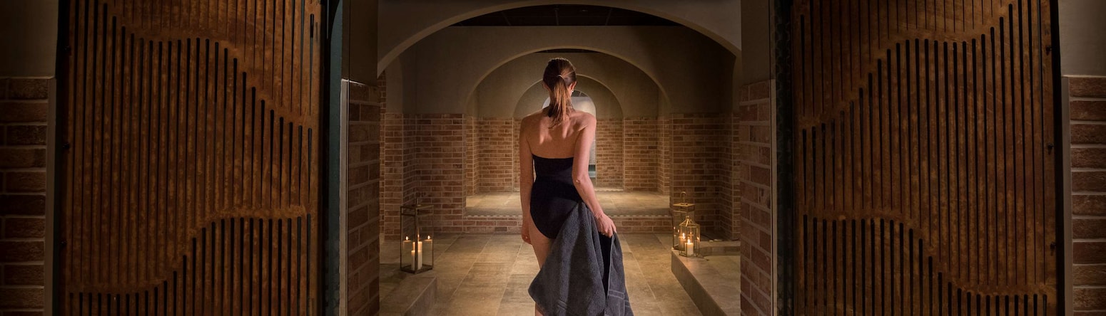 Radisson Blu Scandinavia Hotel, Gothenburg - Spa Guest Walking