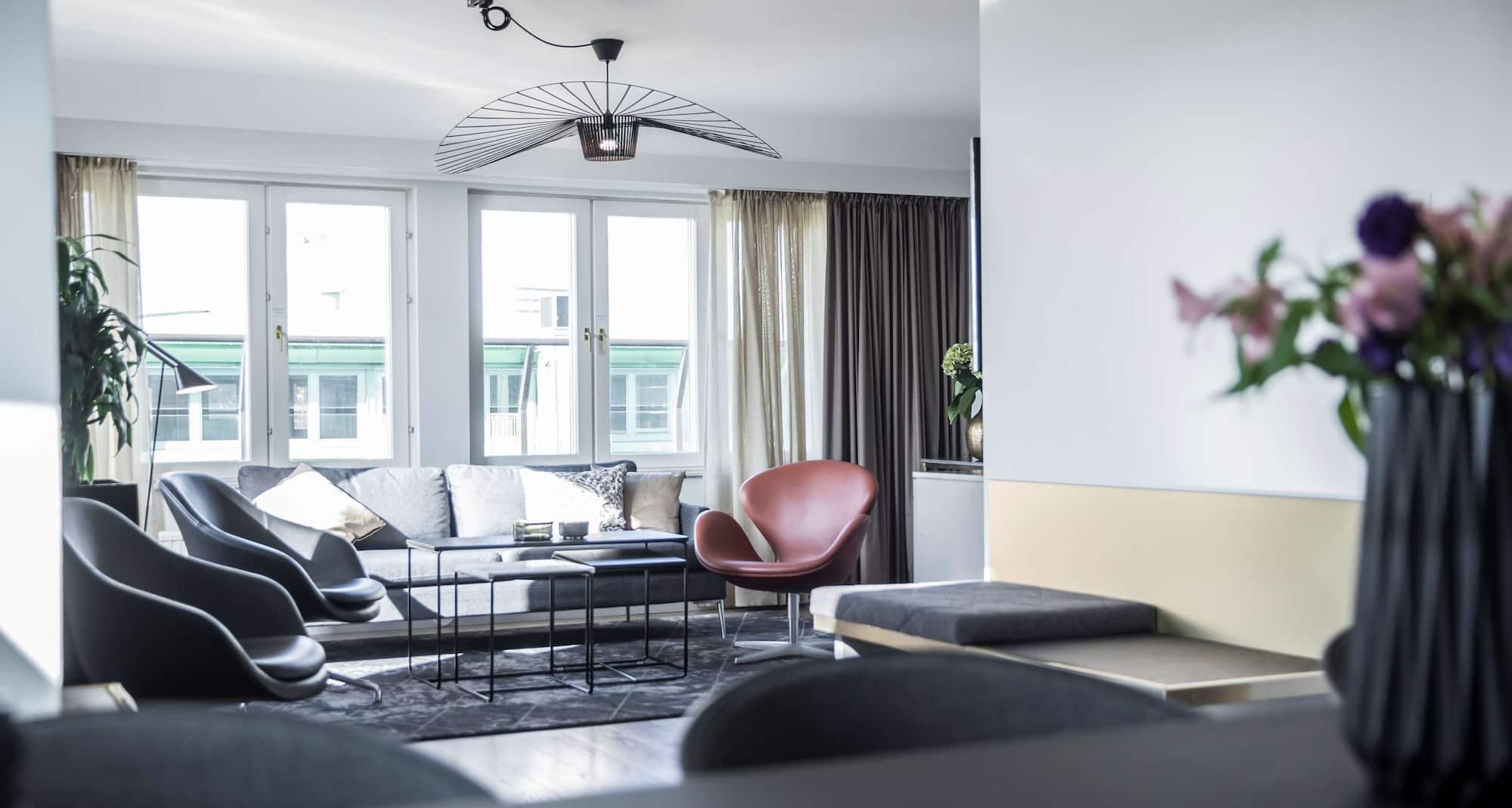 Radisson Blu Scandinavia Hotel, Gothenburg – Hjørnesuite med balkon, opholdsområde, lounge