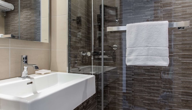 Radisson Blu Scandinavia Hotel, Oslo - Logeerkamer bad