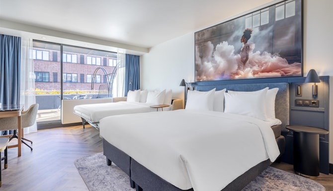 Radisson Blu Scandinavia Hotel, Oslo - Family Room with Terrace